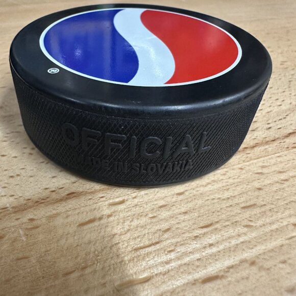 Wayne Gretzky 99 Pepsi Cola Canada Hockey Puck Y2K - Picture 3 of 4